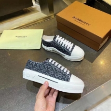 Burberry Low Shoes